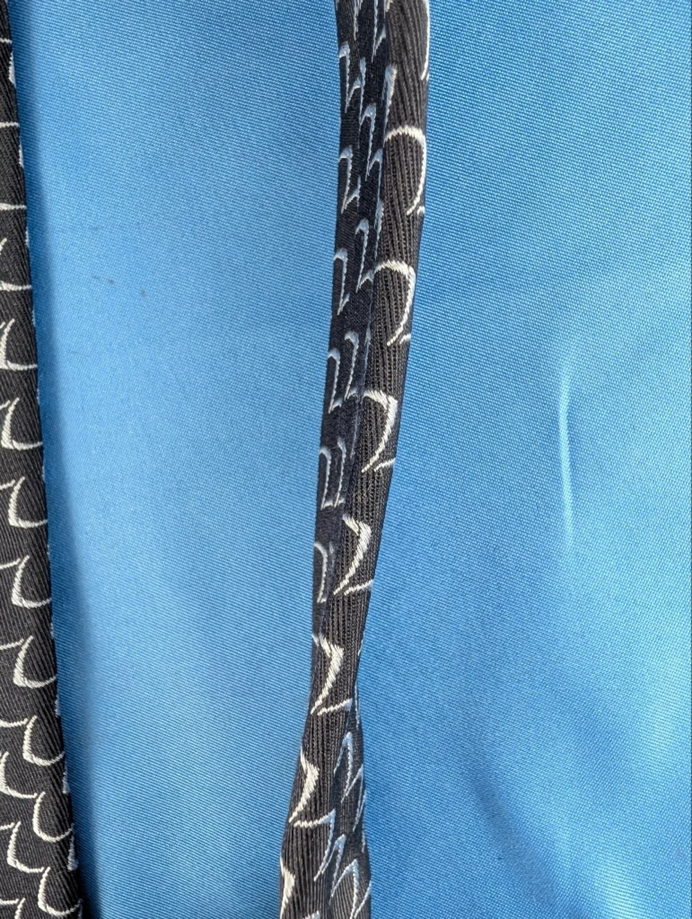 Armani Collezioni Navy and Silver Geometric Silk Tie